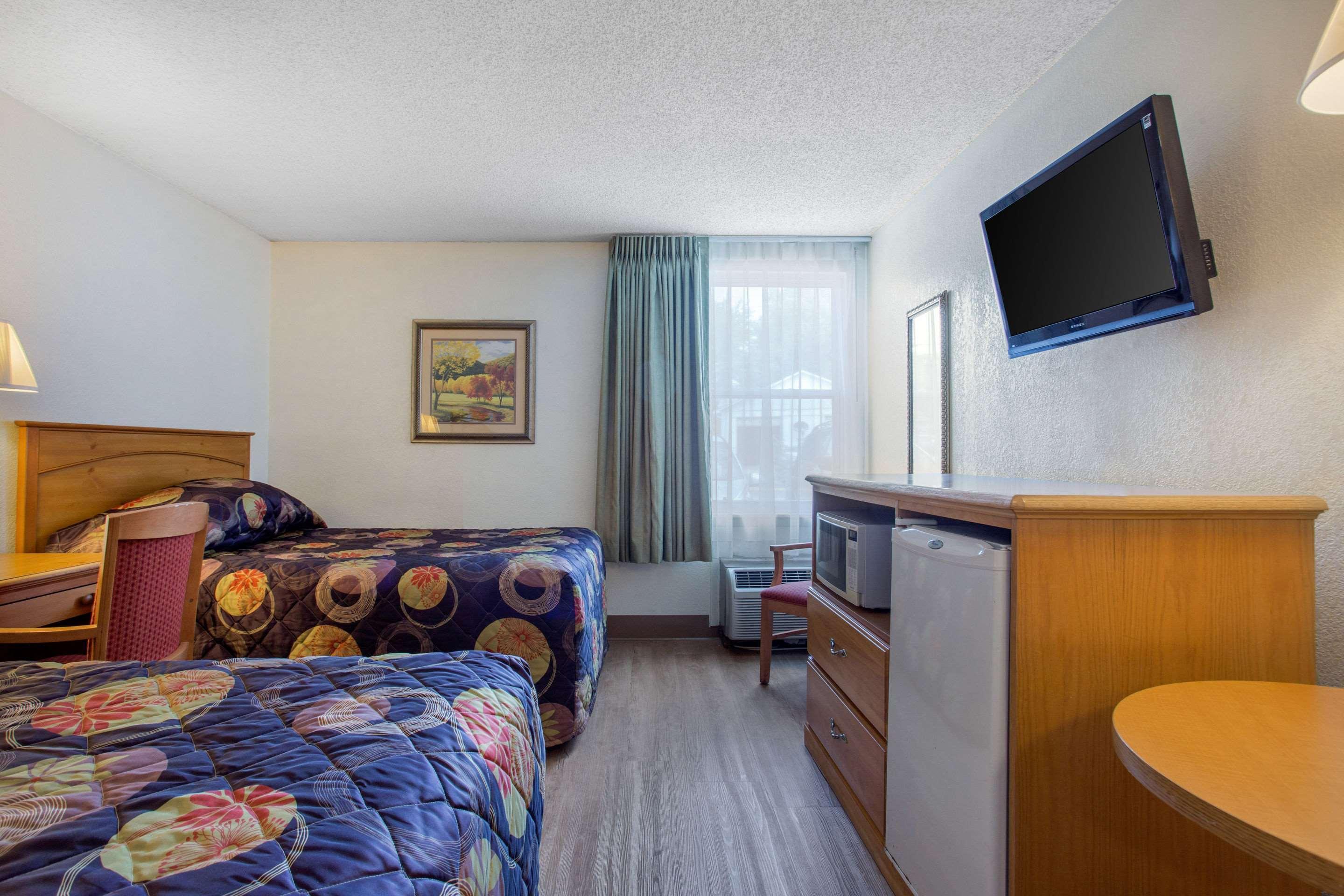 Rodeway Inn Ешвілл Екстер'єр фото