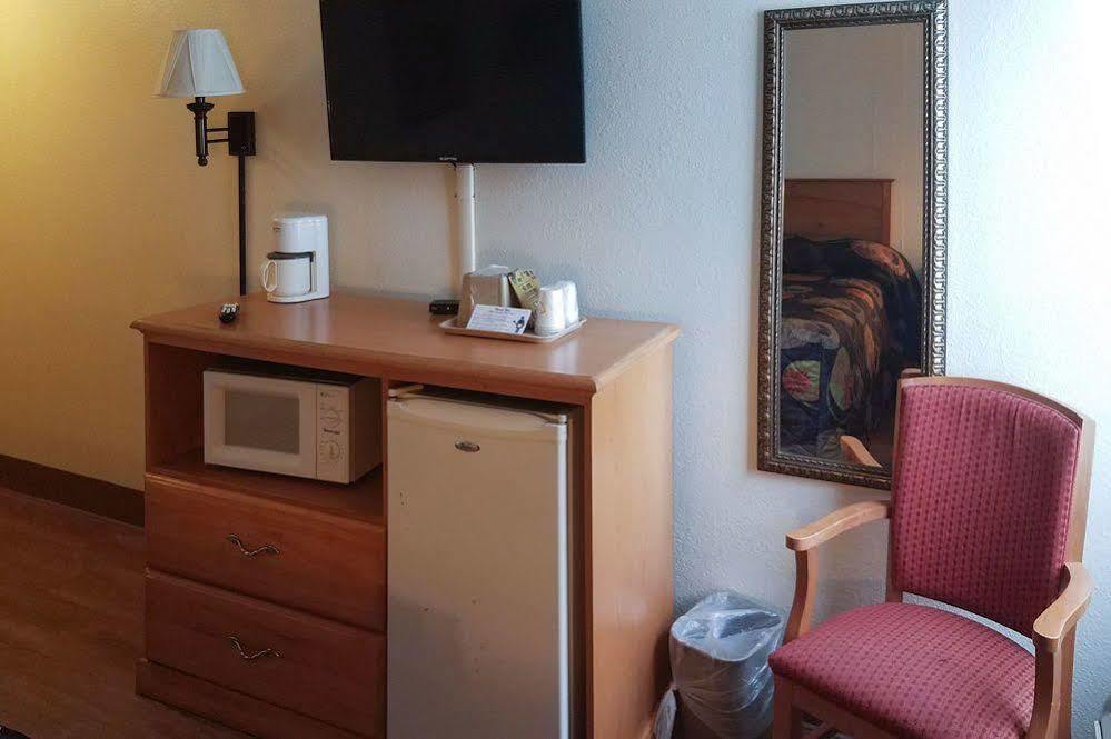 Rodeway Inn Ешвілл Екстер'єр фото